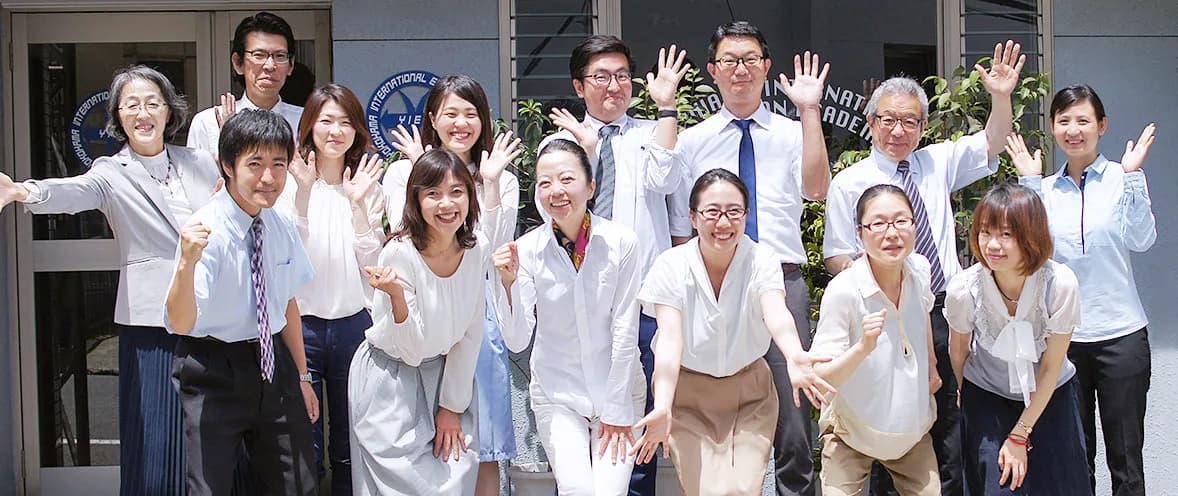 School website photograph · 横浜国際教育学院