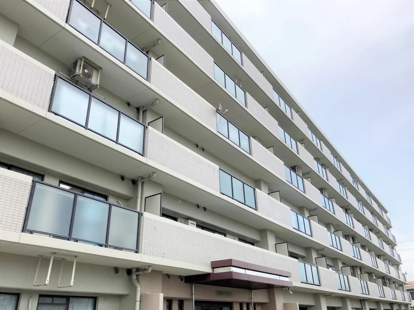 School website photograph · 大阪日本語学院