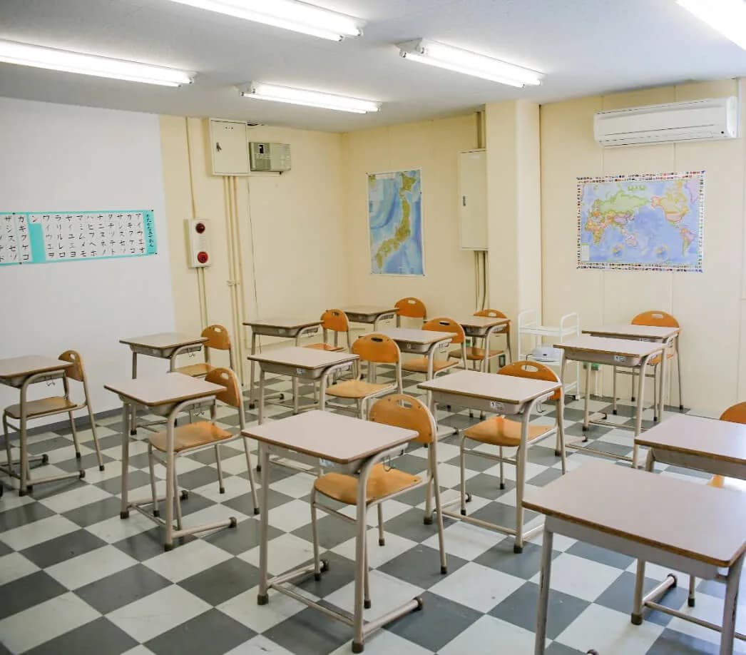 School website photograph · 南大阪国際語学学校