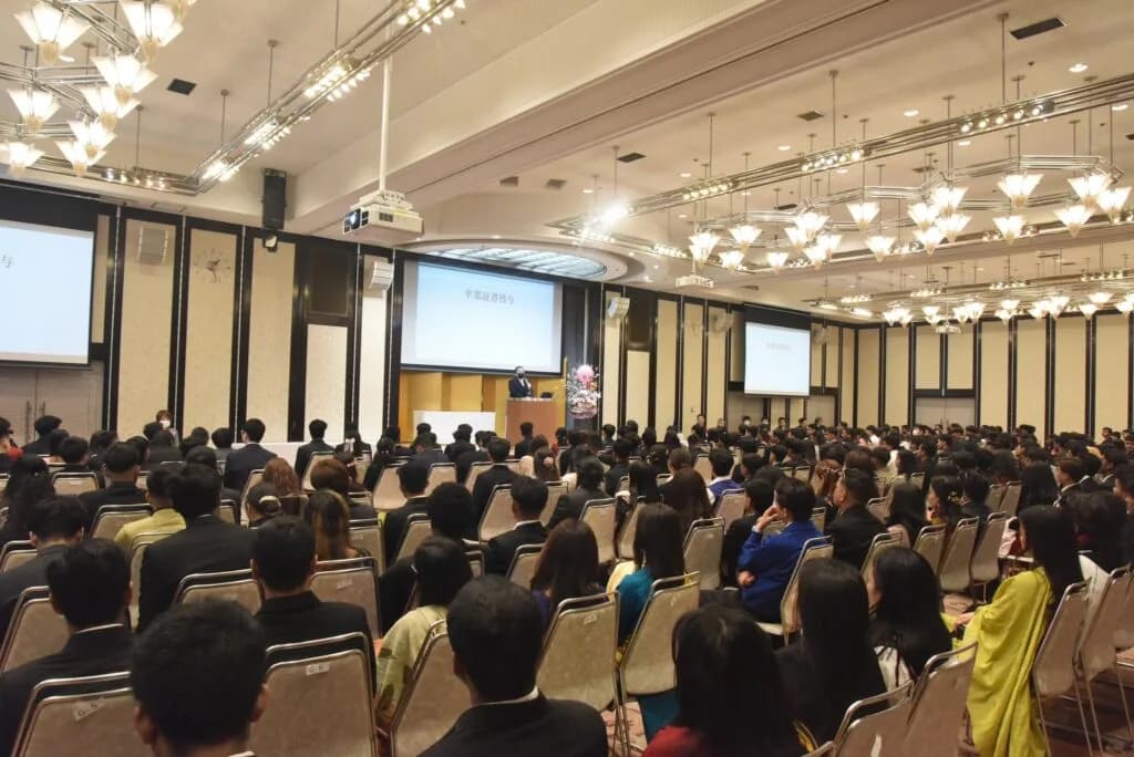 School website photograph · 創智国際学院