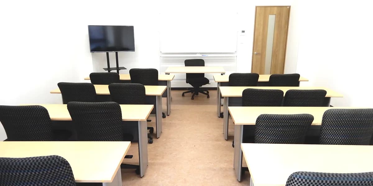 School website photograph · まなびや国際語学院