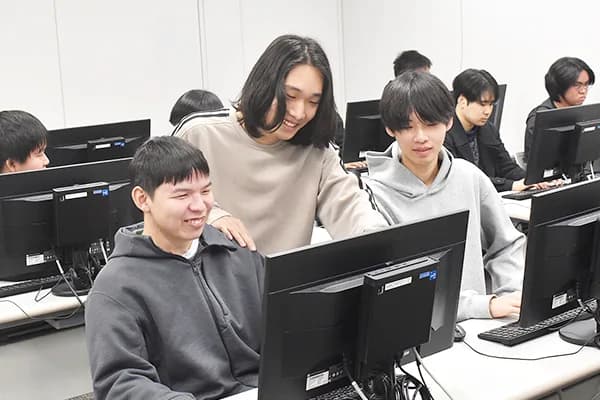 School website photograph · メトロITビジネスカレッジ