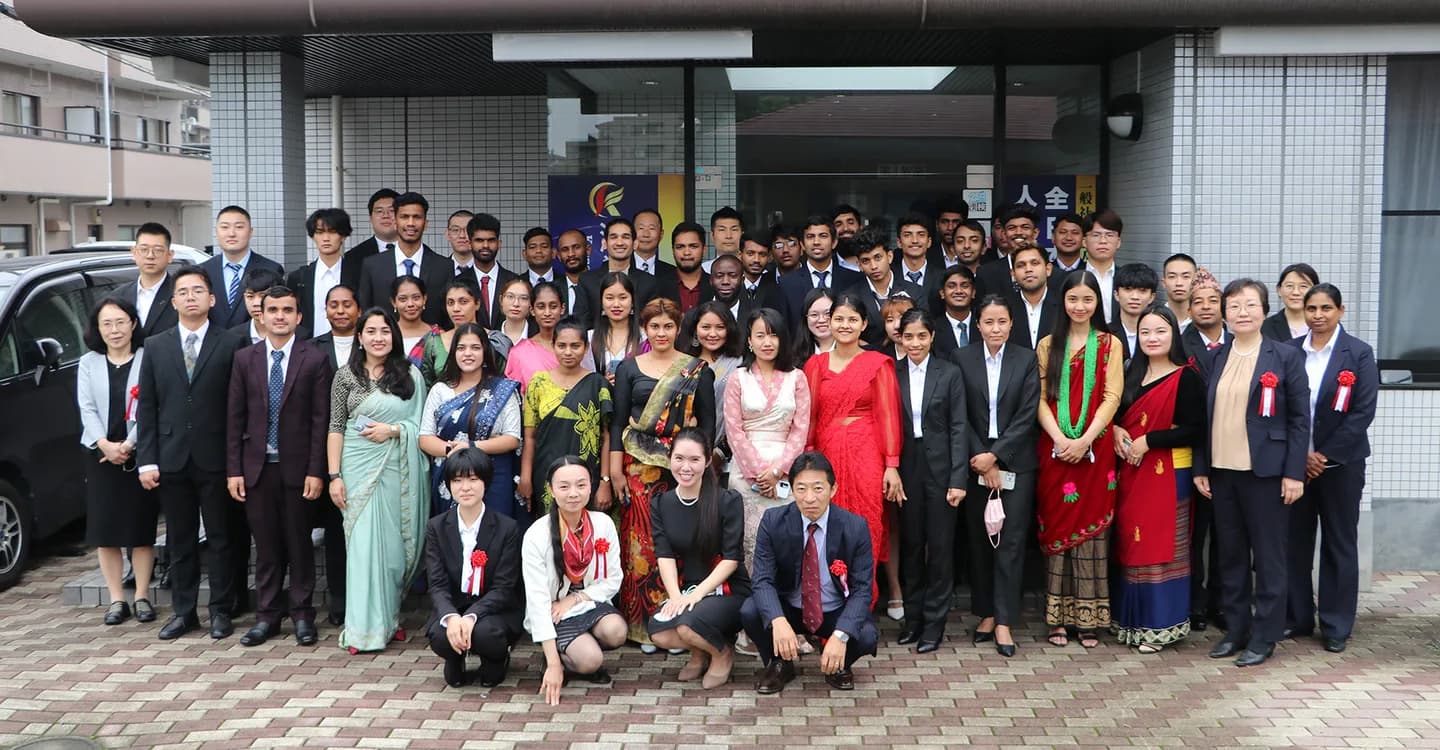 School website photograph · 鴻巣国際学院