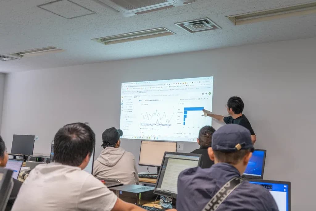 School website photograph · 学校法人群馬総合カレッジ国際産業技術専門学校