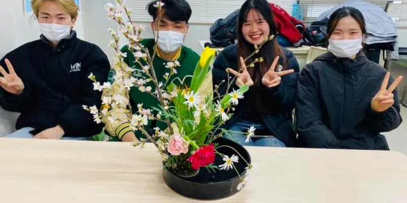 School website photograph · 上尾国際教育センター（ＡＩＥＣ）