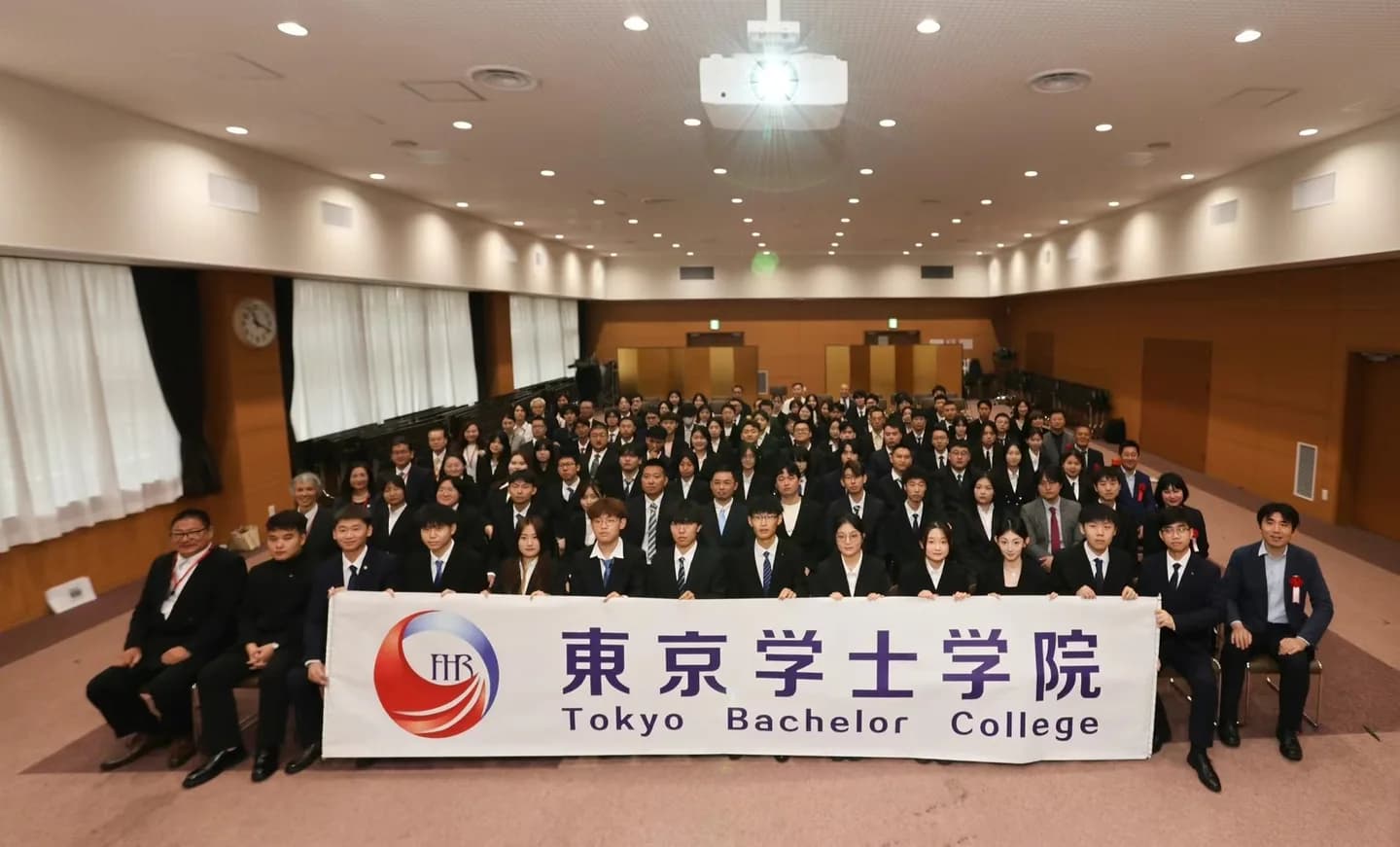 School website photograph · 東京学士学院