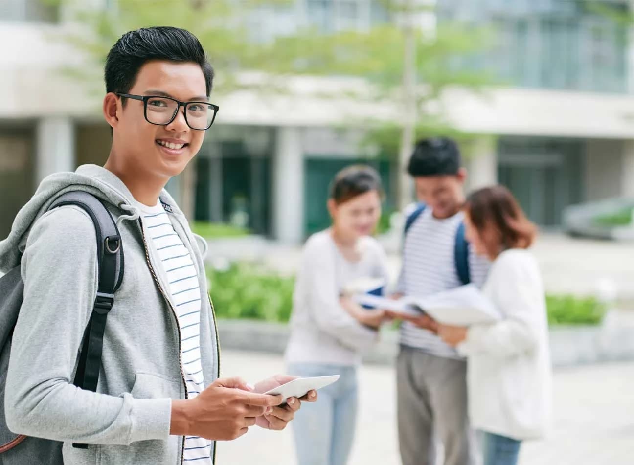 School website photograph · ＡＪＳ国際学園