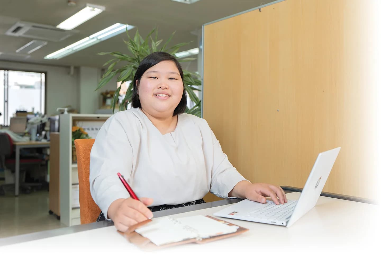 School website photograph · 龍馬デザイン・ビューティ専門学校