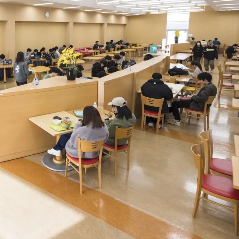 School website photograph · 前橋医療福祉専門学校