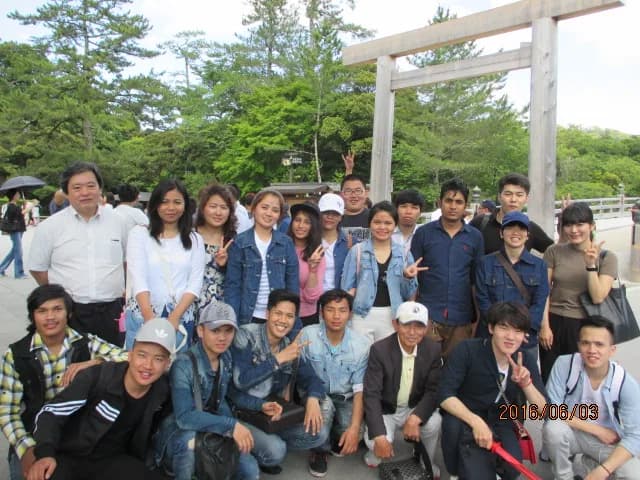 School website photograph · 三重日本語学校