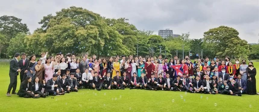 School website photograph · 長崎医療こども専門学校