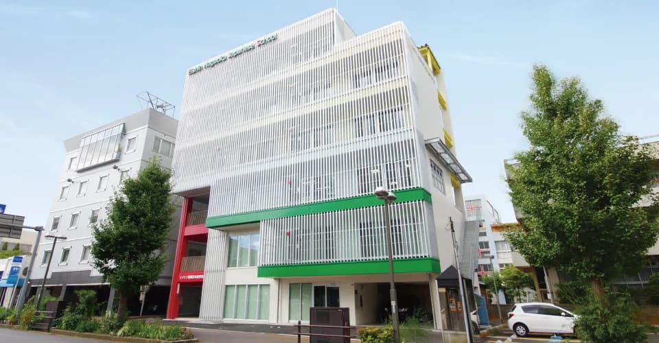 School website photograph · エイシン長岡日本語学校