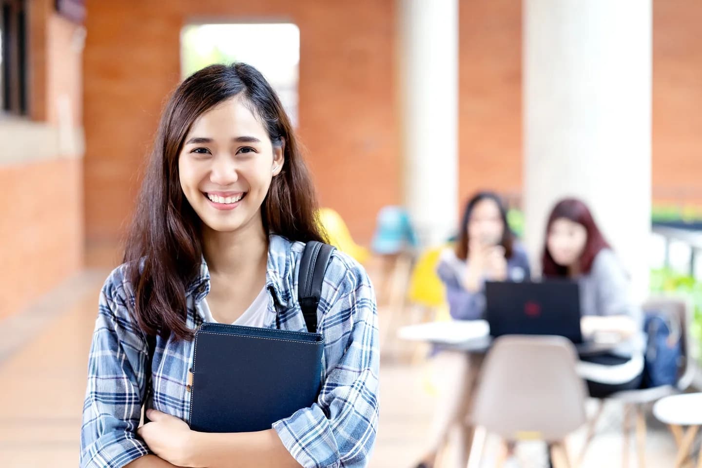School website photograph · HIROSHIMA INTERNATIONAL BUSINESS COLLEGE