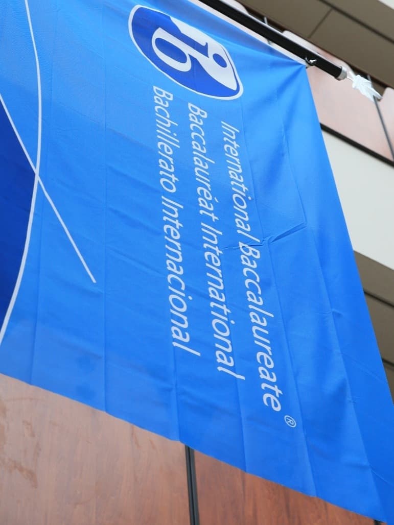 Image from INTERNATIONAL JUNIOR & SENIOR HIGH SCHOOL's official website