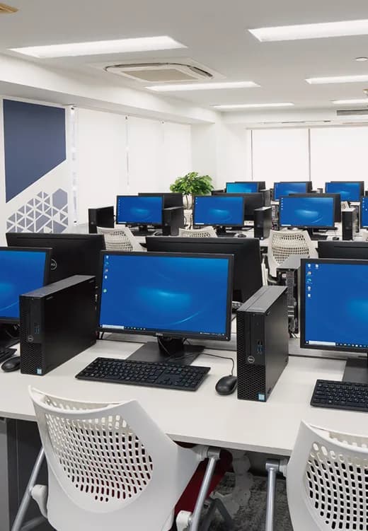 School website photograph · 福岡保育こども医療福祉専門学校