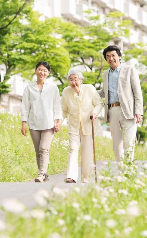 School website photograph · 駿府葵会日本語教育学苑